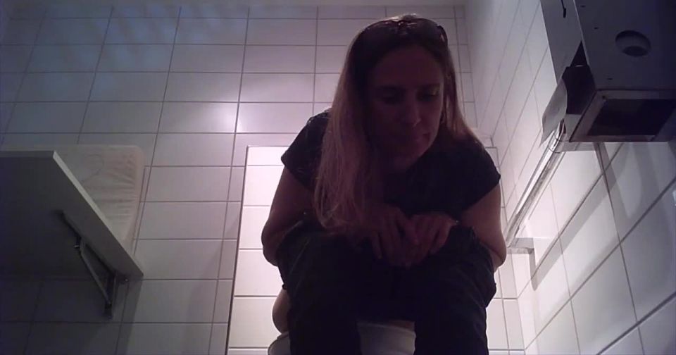 Voyeur - Swiss Toilet 9 | voyeur | voyeur 