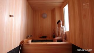 Reducing Mosaic CAWD-296 「オジサンが好きすぎて無償でパパ活してました」 元生徒会長の誰にも言えなかった性癖がバクハツ！真性中年男性好きアイドル級美少女AV Debut！ 花崎こはる-3