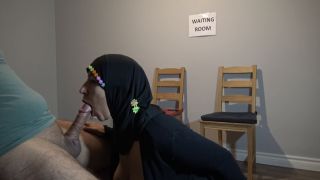 Arabic Wife Cheating In Public ديوث مصري يصور مراته كلامها وسخ اوووي.-7