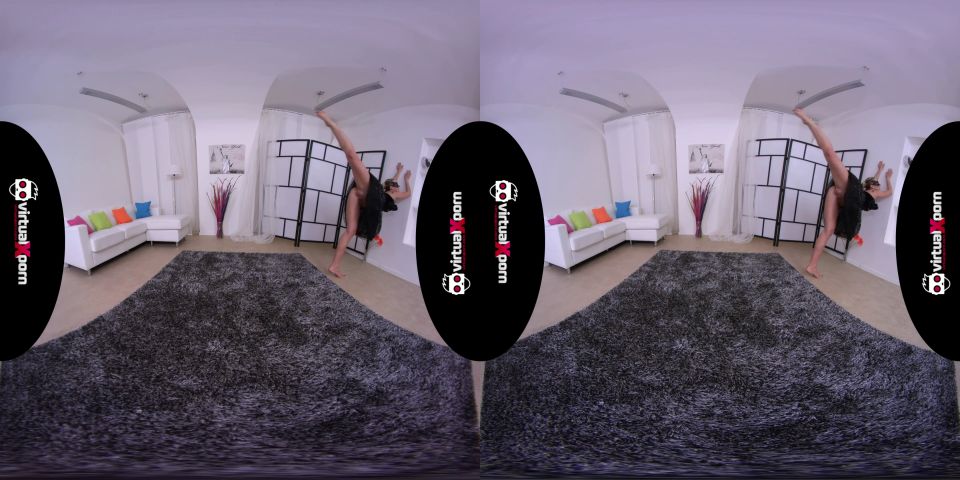 Cute Ballerina Vinna Reed Bending Her Flexi Body For Virtual Cam