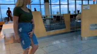 [K2S.CLUB] SteffiBlond - Im Flughafen dort Mund markiert - selbst die Aussichtsplattform riec... - FullHD 1080P-4