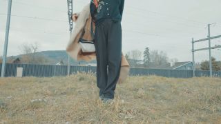 Daring Kiara Risky Outdoor Masturbation in Front Of Train-1