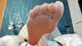 online xxx video 32 LadyLyla - 16. Tag - Sklavenaufgabe - Du musst wichsen und meine Nylonfüße verwöhnen  - german porn - german porn amateur son-2
