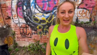 Studentin - Aneta - Lost Place oder Fuck - Outdoor season ist gestartet - Drec... 1080P - Germany-6