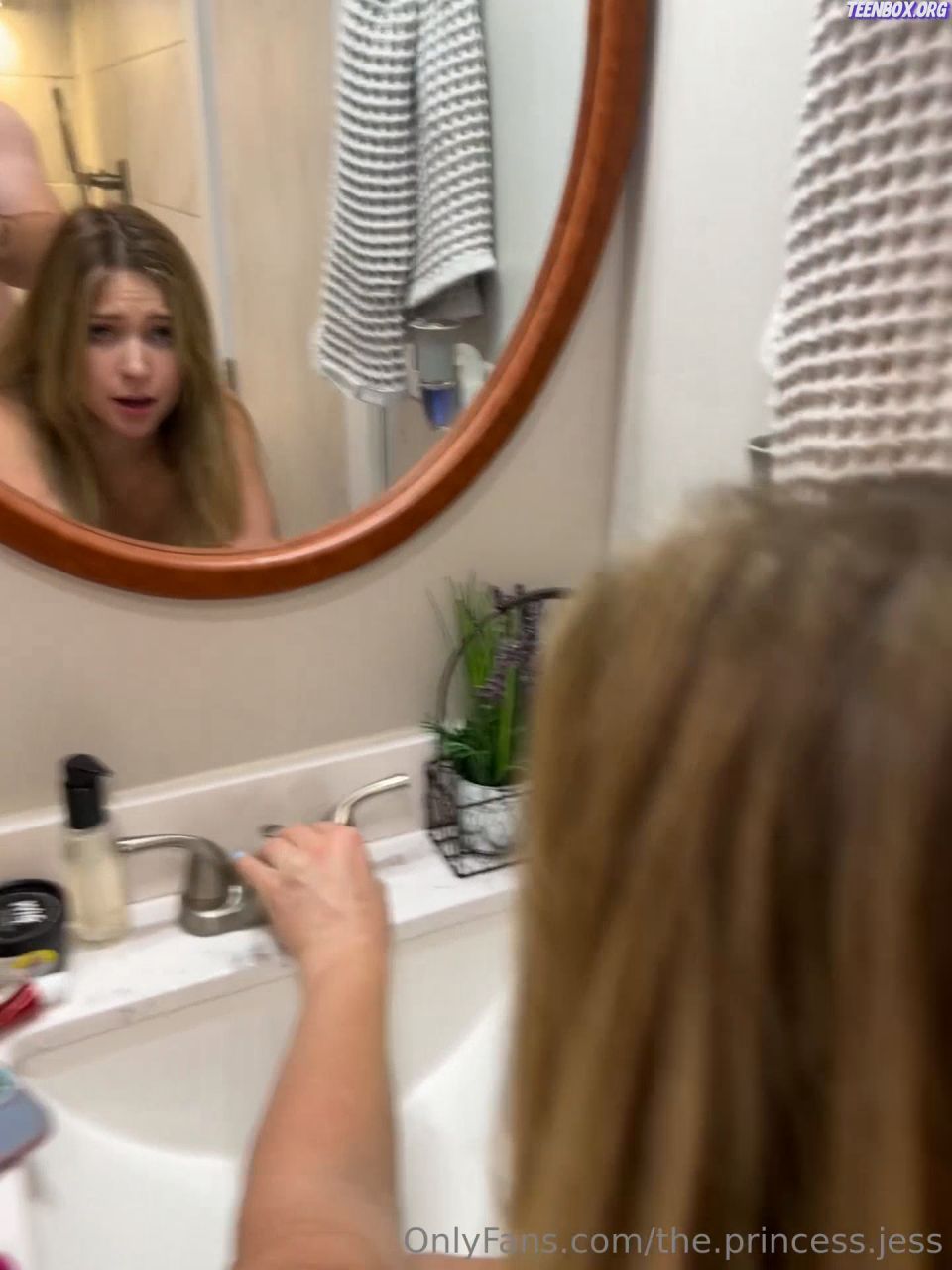 Hot OnlyFans Sextape Exposed in Bathroom!
