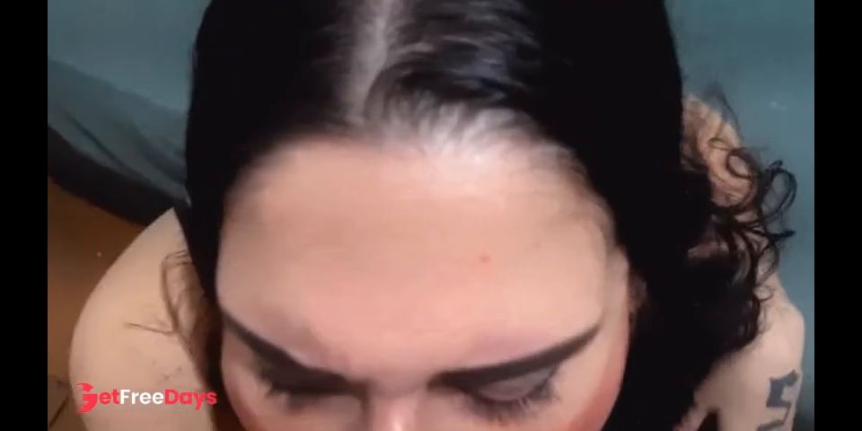 Gostosa na coleira Garganta profunda Boquete babado Gozei no copo e fiz ela beber tudo