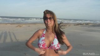 Amateur Party Girls Flash Their Tits On The Beach While On Spring Break Teen!-3