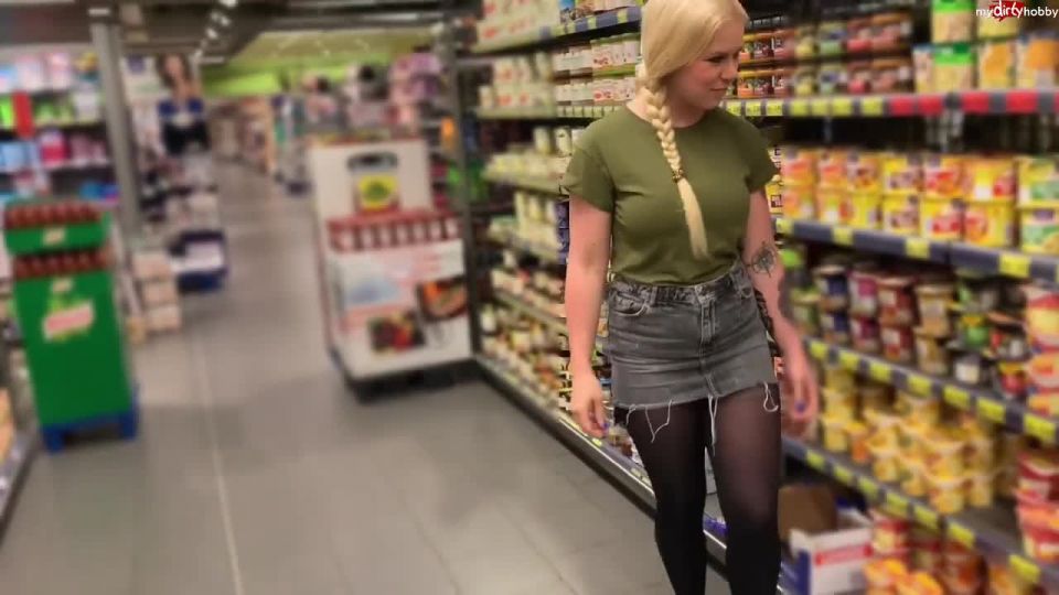 MyDirtyHobby presents devil-sophie – Extrem Public das Revier markiert – Lebensmittelgeschaeft trotz Kameras eingesaut Mature!