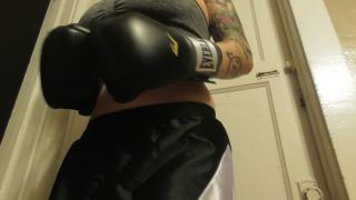 Farted On For Perving At The Boxing Studio Includes 17 Second Fart 1080p-7