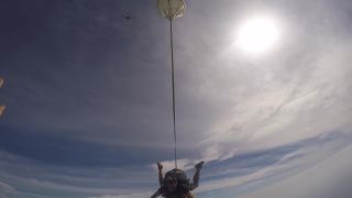 Girl's boob falls out while skydiving-2