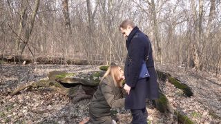 MamaMia Pretty Girl Made a Sweet Quick Blowjob in the Woods on the first Date-6