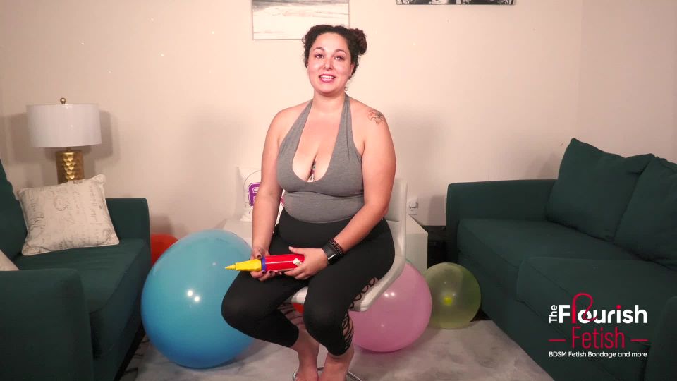 Many Vids: Buttplugbetty Playing With My Balloons At The Studio - Big ass