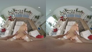 8K VR Porn: Brookie Blair - Stepdaughter's Angelic Temptation [UltraHD]-9