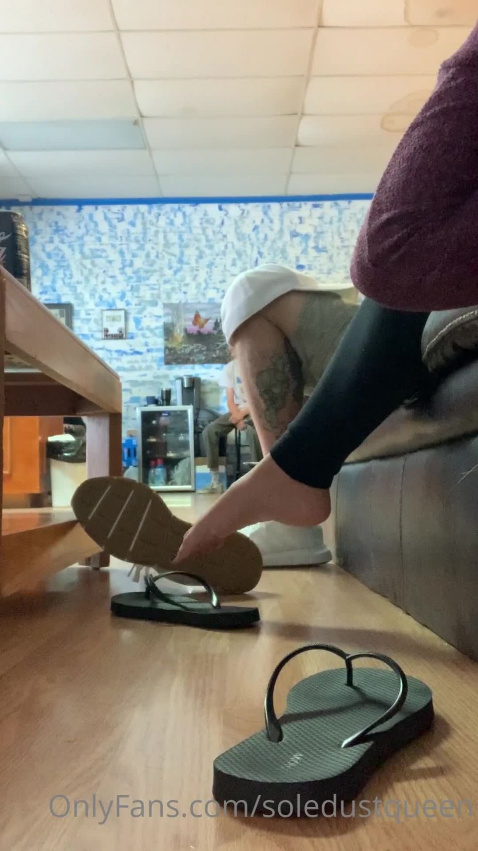 soledustqueen  Flippy flop play | feet | feet porn 