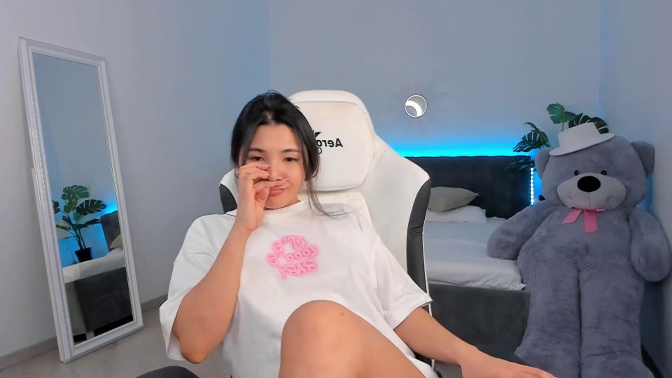 MikkaLove Live on Chaturbate: Webcam Show Update #5