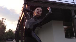 latex-girl.03226-2