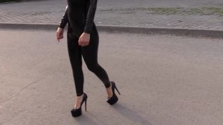 latex-girl.03226-5