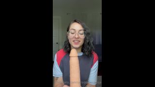 Saradoesscience - so do you want me to go down on you ive always wondered what it would be like to suck 10-10-2022-1