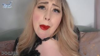  Lulublue x  Lulublue X Giantess Vore Handfuls Of Tiny Men  Executrix-6