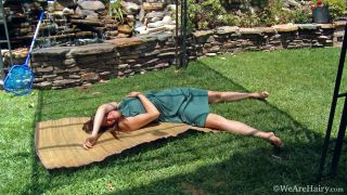 7156 Lindsay MasturbationOutdoorsPee-2