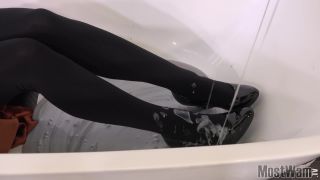 xxx video clip 14 Ambers Sexy Silver Gunge Bath [Full HD 924 MB] - amber - femdom porn japanese feet fetish-0