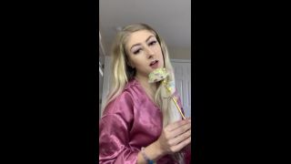  feet porn | footbaddie  Fuxk you pay me…. DUH  | footbaddie-3