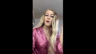  feet porn | footbaddie  Fuxk you pay me…. DUH  | footbaddie-7