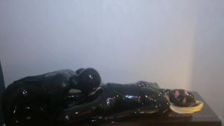 vicky d pbPussy licking in full rubber with plastic bag breath play-1