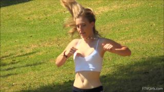 Dakota in Quick Jogger Tease 1080p FullHD-2