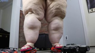 Ssbbwjuicyjackie Plays With Toy Cars In Her Pink Bra Blowjob-0
