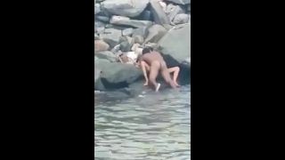 free adult clip 38  Hot teen couple caught fucking on the beach, beach sex on teen-3