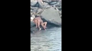 free adult clip 38  Hot teen couple caught fucking on the beach, beach sex on teen-6