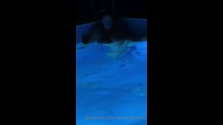 Devon Breeze Devonbreeze - playing in the pool last night ill be live again tonight around ish 16-09-2020-6