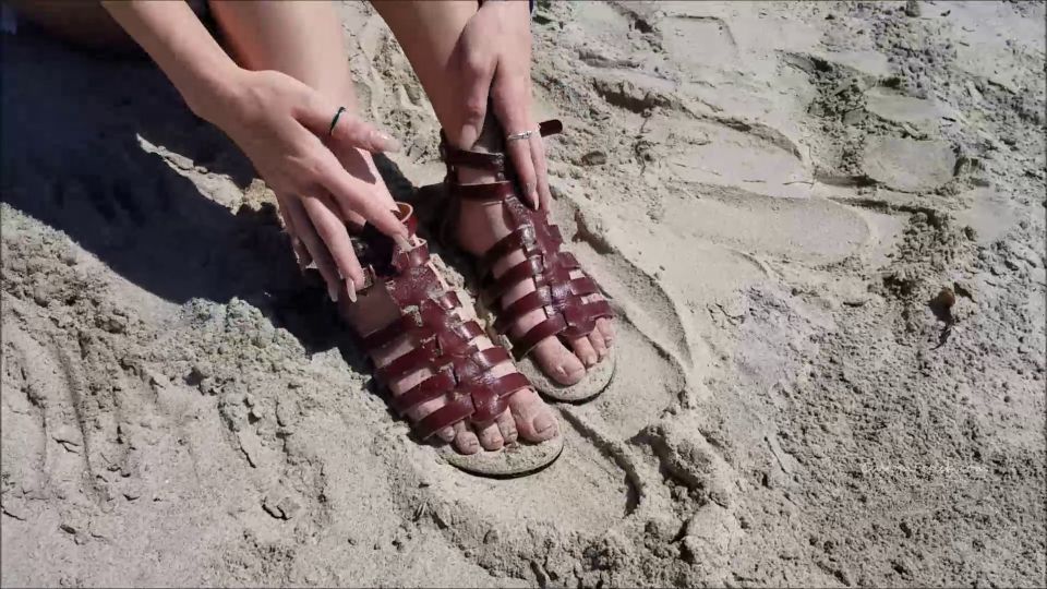 Custom Fetish - Amber s Roman Sandals at the Beach - Fetish