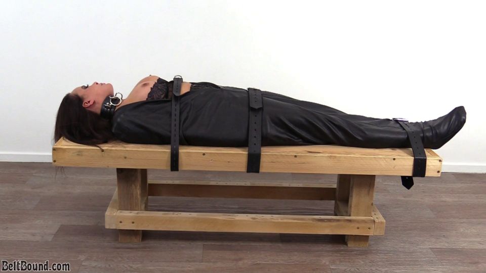 [GetFreeDays.com] Lori strapped in a body bag bdsm outfits