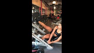 FablazedMuscular Girl Training At Gym - MV FREE-6