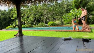 [Amateur] PUBLIC Sex and FACIAL with college girl by the pool-2