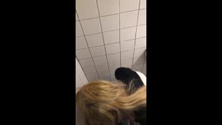 Rough_lesbians_in_the_club_toilet voyeur -5