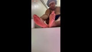 Ebony does pedicure-3