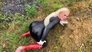 video 35 devil-sophie - Angepisst eingenaesst und abgesmoked - Die pervers geile Latexpissschlampe, real amateur milf on amateur porn -4