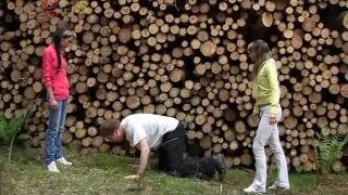 Dangerous Girls - Sneaker Torture Im Wald ballbusting -8