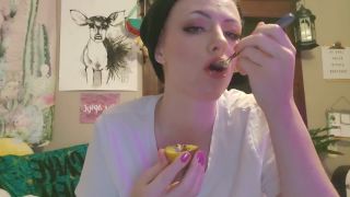 Anya Ivanovna - nya ivanovna asmr kiwi eating-8