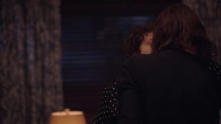 Kathryn Hahn in Mrs. Fletcher 2019 S01E07 WEB-8