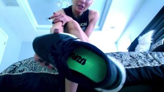 online xxx video 9 Kerri King – Sweaty Hiking Feet JOI | joi | femdom porn amazon femdom-3