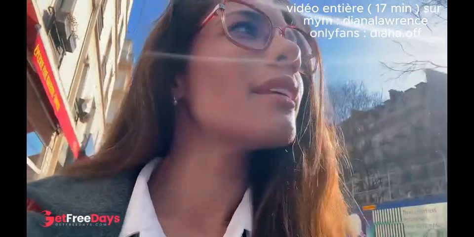 Elle baise avec son chauffeur UBER avant le retour de son mari
