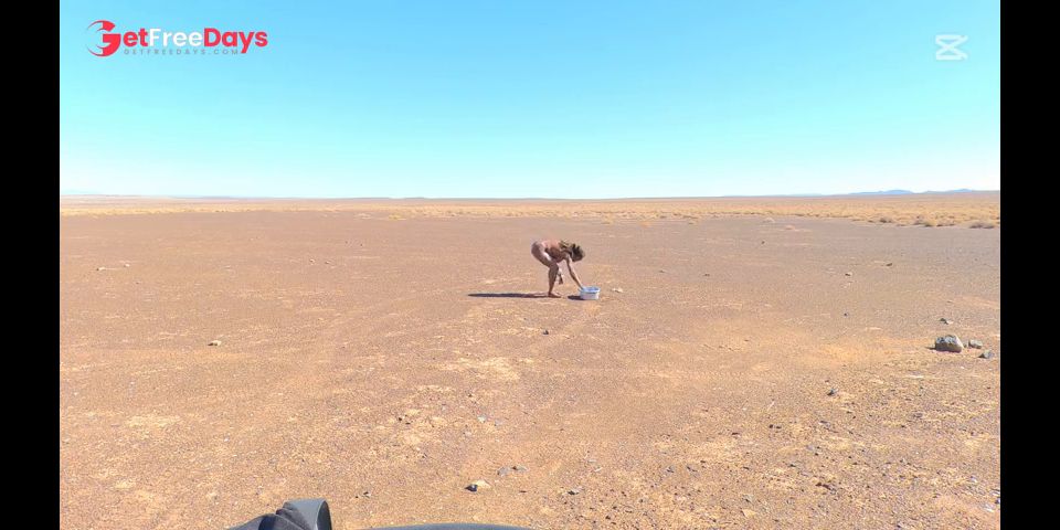 Sexcation Part 3 - bathing in the middle of the desert a nd giving daddy a blowjob