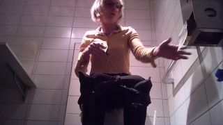 Voyeur – Swiss Toilet 6 - (Webcam)-3