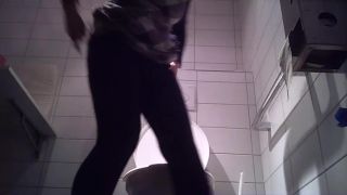 Voyeur – Swiss Toilet 6 - (Webcam)-4