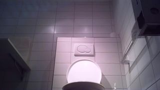 Voyeur – Swiss Toilet 6 - (Webcam)-7