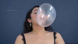 Custom Fetish - Velouria s 1st Bubble Gum Bubble Blowin - Fetish-3